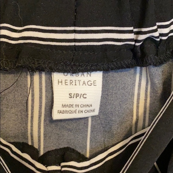 Striped front tie skirt with pockets - Picture 3 of 5